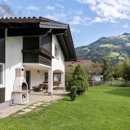 Spacious Chalet In Maishofen Near Forest Exterior photo